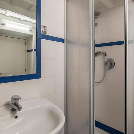 Parlamento Modern Apartment